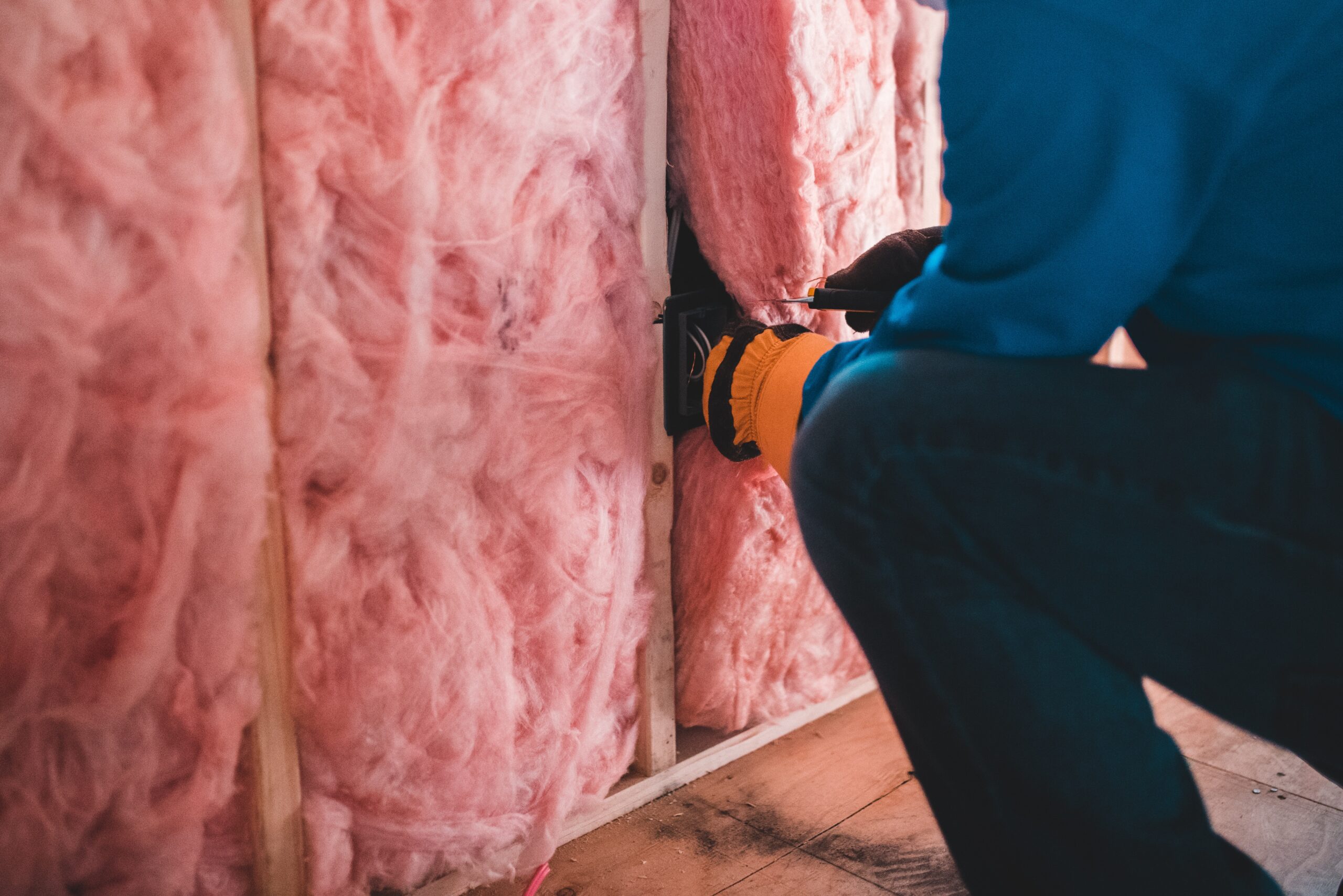 Insulating a hot water tank - Step-by-step guide and video